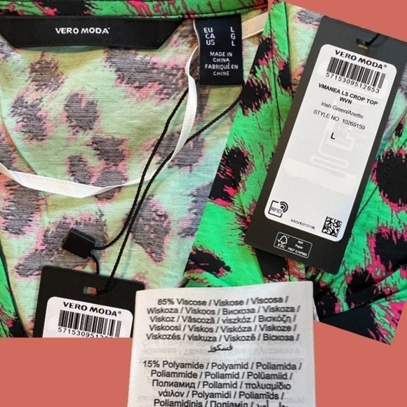 VERO Moda Anea Long Sleeve Twist Crop Top - Picture 7 of 13